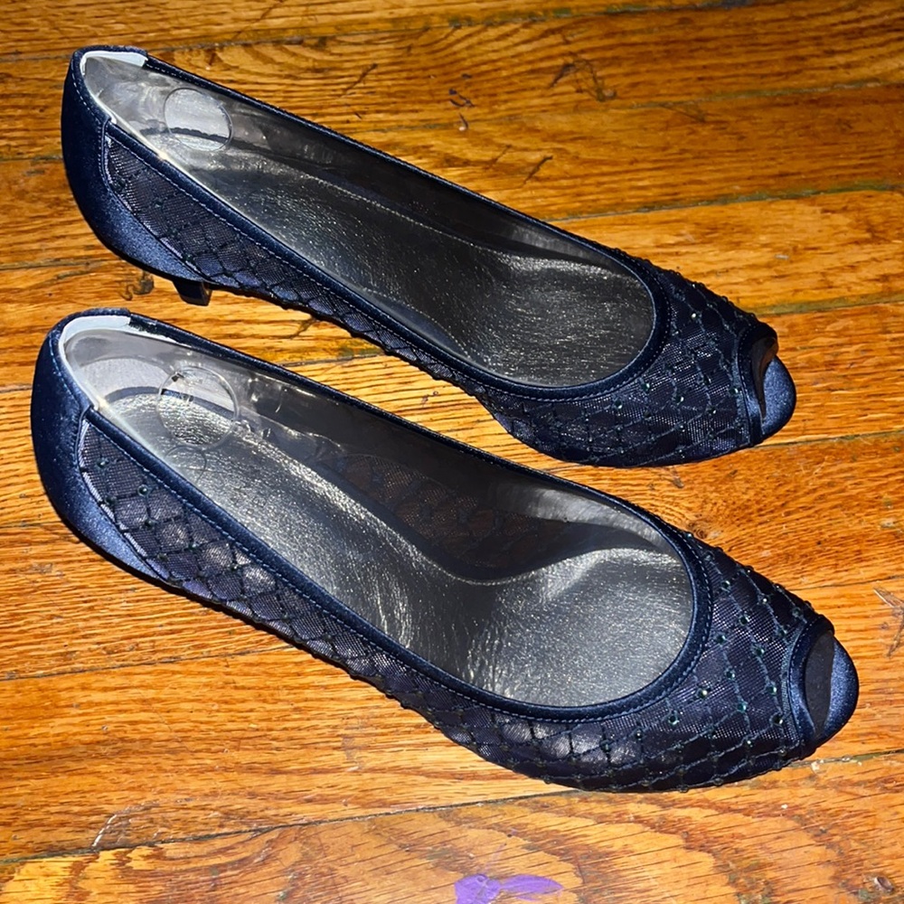 NWT Navy Saba Heels in Size 10